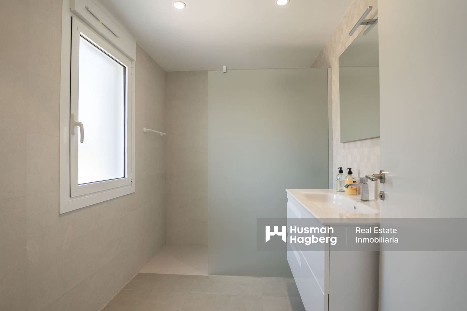 4 Zimmer Villa zu verkaufen in Alfaz del Pi / L'Alfas del Pi mit Pool - 1.195.000 € (Ref: 9731600)