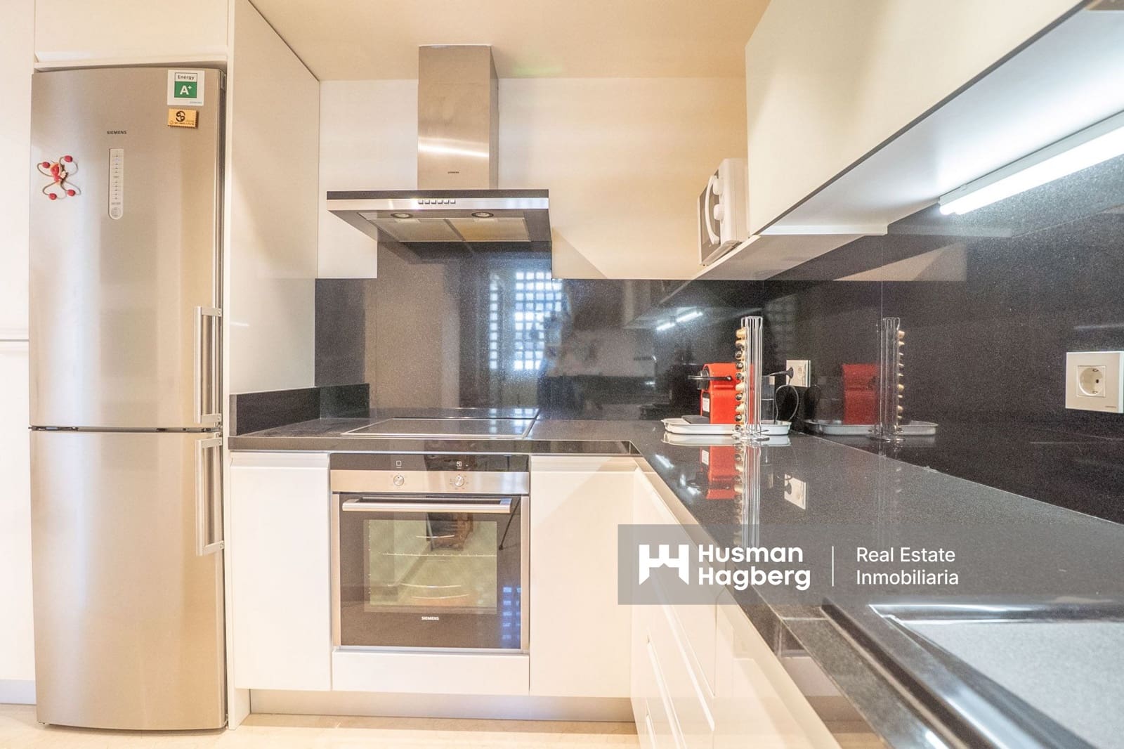 3 sovrum Lägenhet till salu i Benidorm med pool - 450 000 € (Ref: 9737785)