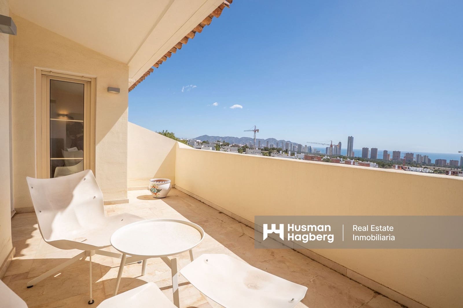 3 sovrum Lägenhet till salu i Benidorm med pool - 450 000 € (Ref: 9737785)