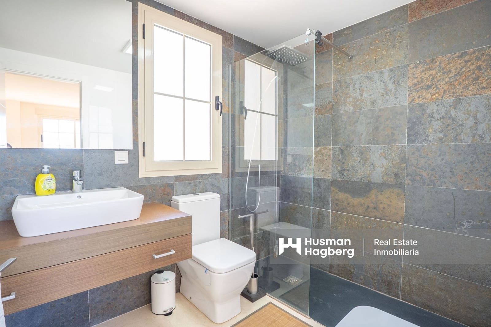 3 sovrum Lägenhet till salu i Benidorm med pool - 450 000 € (Ref: 9737785)