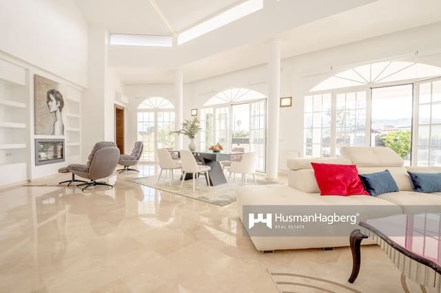 5 sypialnia Willa na sprzedaż w Pueblo - Urbanizaciones, Alfaz del Pi / L'Alfàs del Pi z basenem - 1 600 000 € (Ref: 9751538)