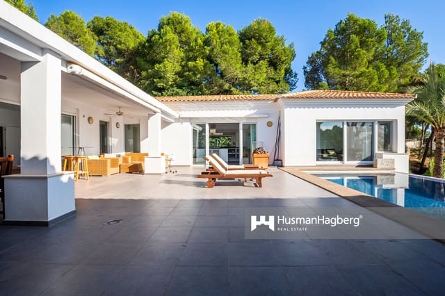 3 soveværelse Villa til salg i Altea med swimmingpool - € 1.470.000 (Ref: 9755199)