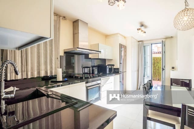 4 soveværelse Villa til salg i Benidorm med swimmingpool - € 770.000 (Ref: 9758338)