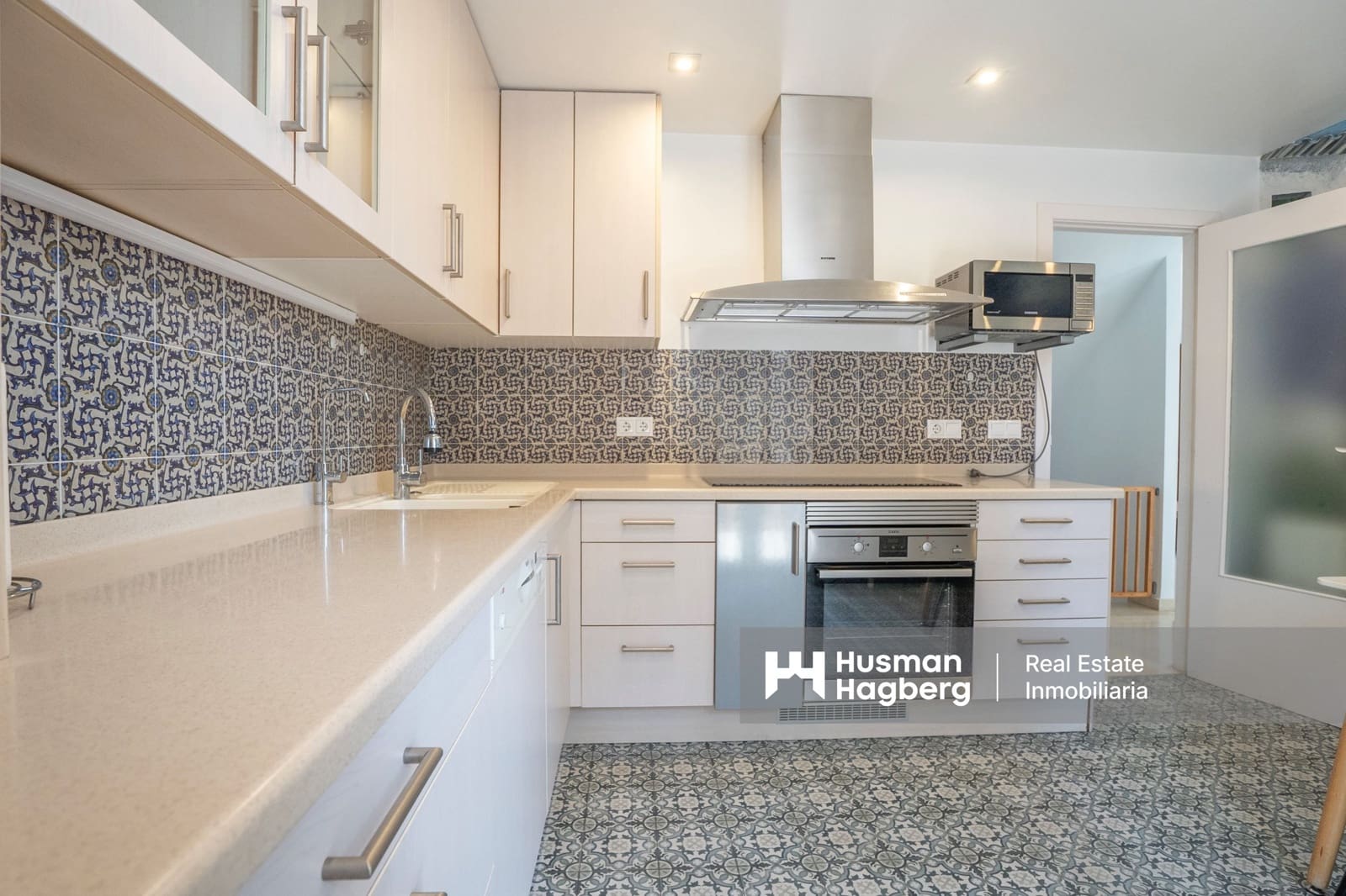 4 bedroom Villa for sale in Benidorm with pool - € 950,000 (Ref: 9764954)