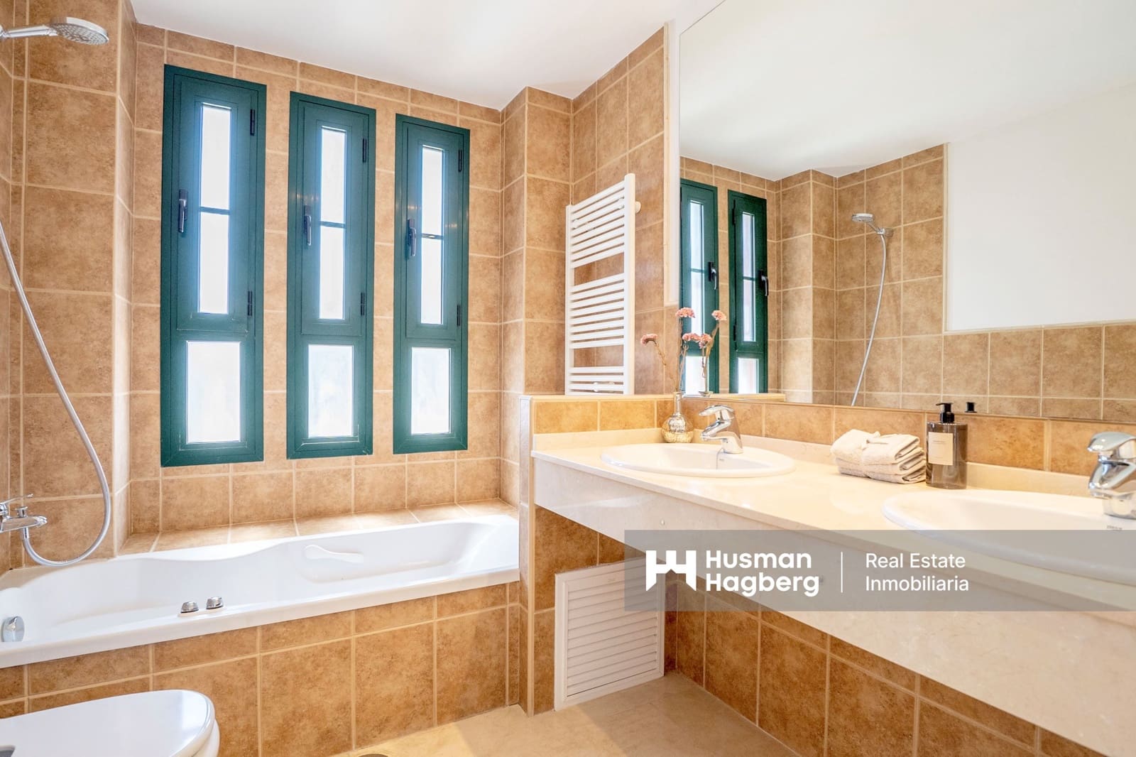 Apartamento de 2 habitaciones en Benidorm en venta con piscina - 395.000 € (Ref: 9770222)