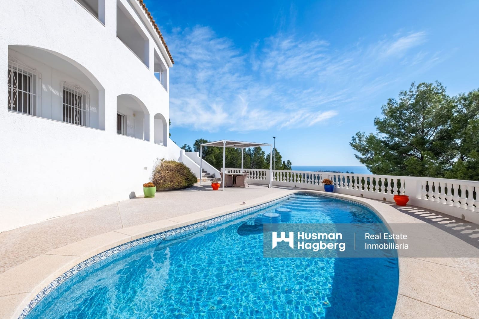 5 makuuhuone Huvila myytävänä paikassa Alfaz del Pi / L'Alfas del Pi mukana uima-altaan - 1 350 000 € (Ref: 9772626)