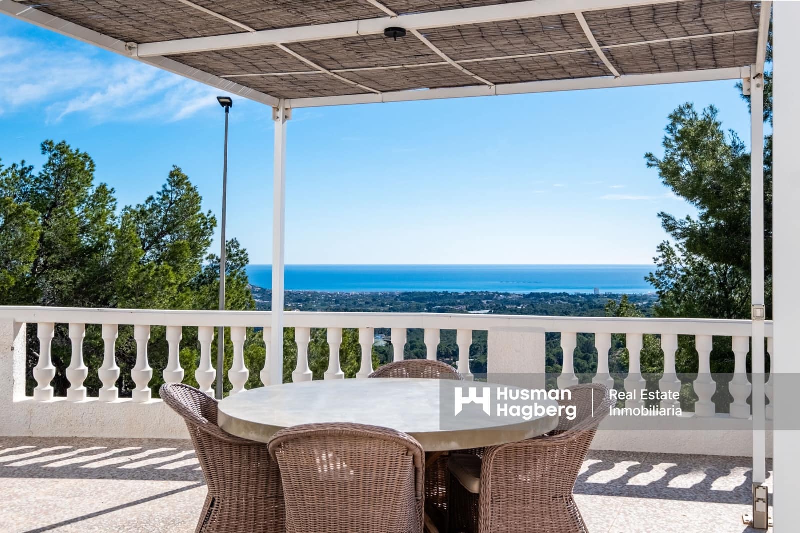 5 makuuhuone Huvila myytävänä paikassa Alfaz del Pi / L'Alfas del Pi mukana uima-altaan - 1 350 000 € (Ref: 9772626)