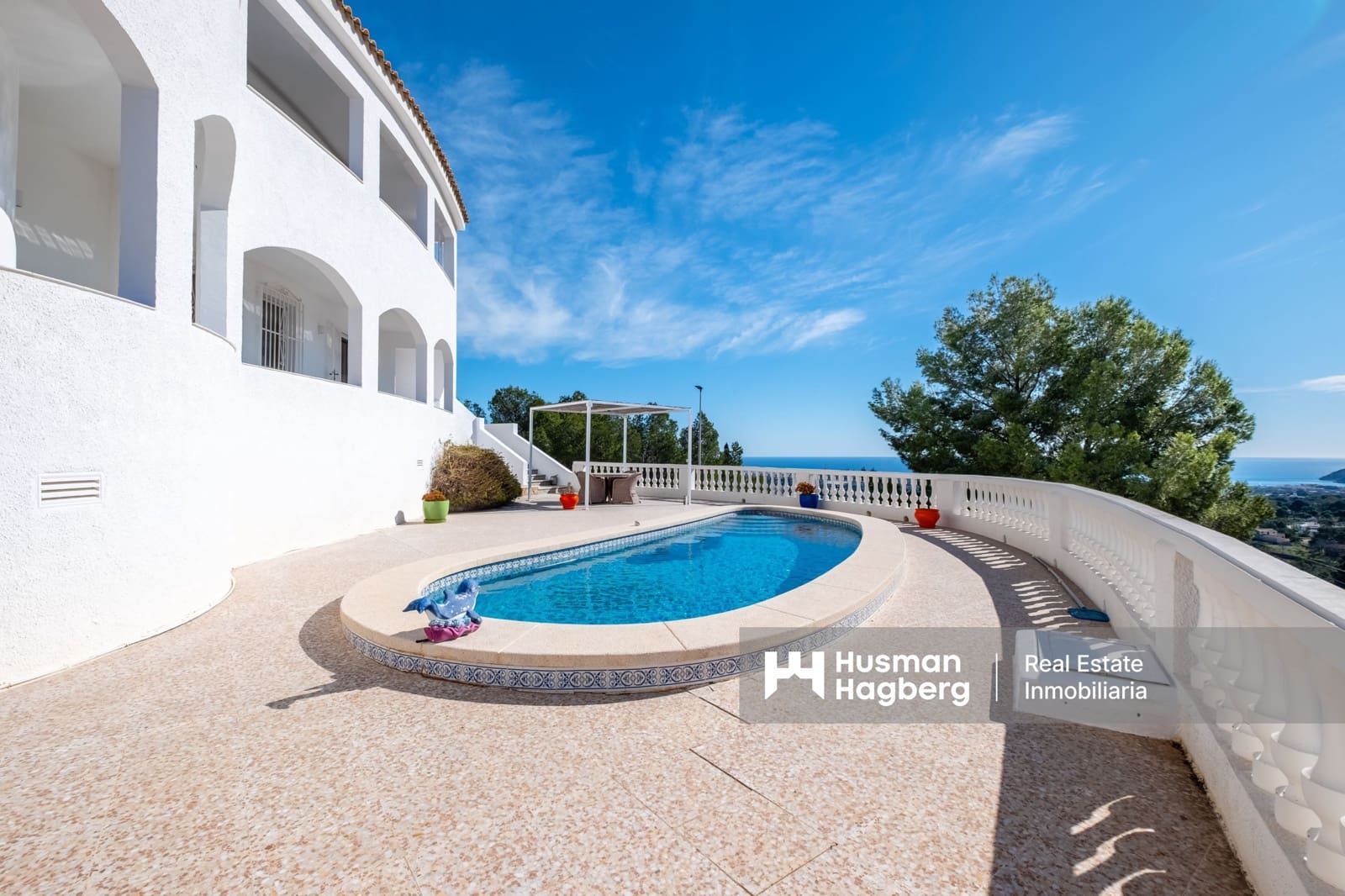 5 makuuhuone Huvila myytävänä paikassa Alfaz del Pi / L'Alfas del Pi mukana uima-altaan - 1 350 000 € (Ref: 9772626)