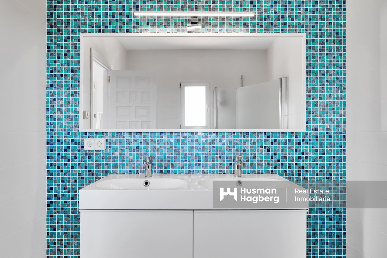 5 makuuhuone Huvila myytävänä paikassa Alfaz del Pi / L'Alfas del Pi mukana uima-altaan - 1 350 000 € (Ref: 9772626)