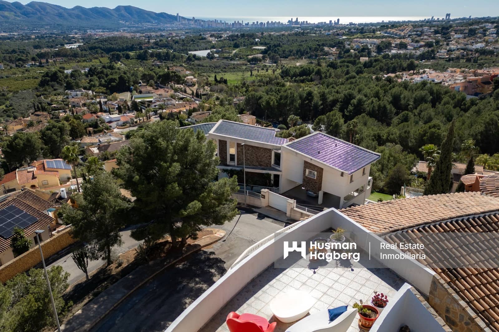 5 makuuhuone Huvila myytävänä paikassa Alfaz del Pi / L'Alfas del Pi mukana uima-altaan - 1 350 000 € (Ref: 9772626)