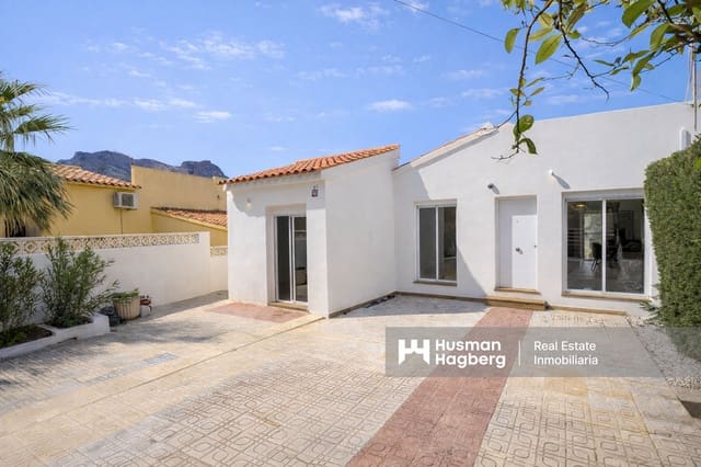 4 soveværelse Villa til salg i La Nucia med swimmingpool - € 395.000 (Ref: 9777552)