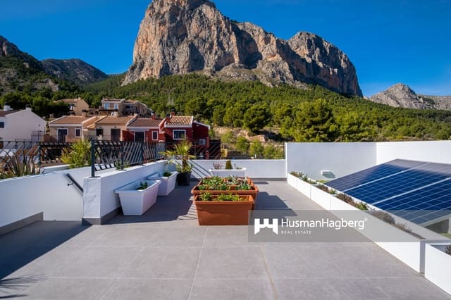 Chalet de 3 habitaciones en Polop en venta con piscina - 470.000 € (Ref: 9800982)