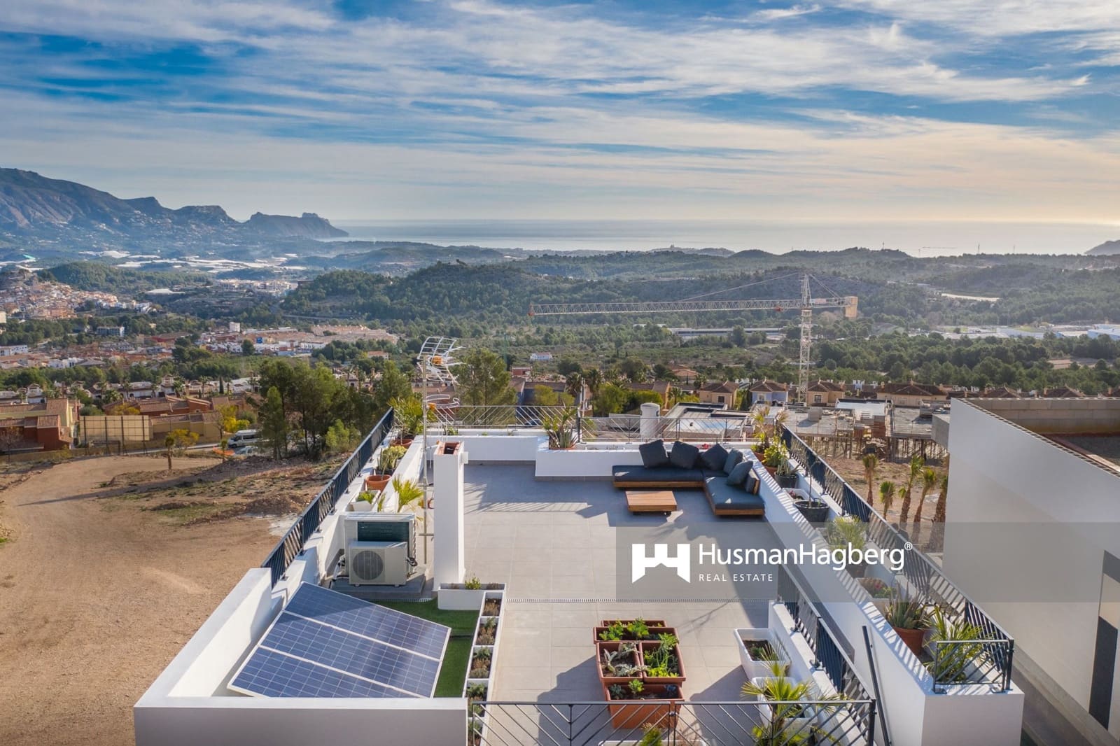 Chalet de 3 habitaciones en Polop en venta con piscina - 470.000 € (Ref: 9800982)