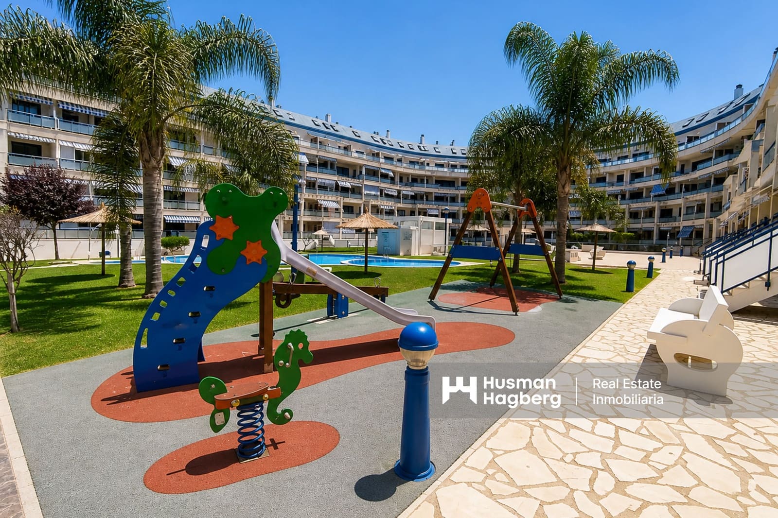 Chalet de 2 habitaciones en Dénia en venta con piscina - 405.000 € (Ref: 9821875)