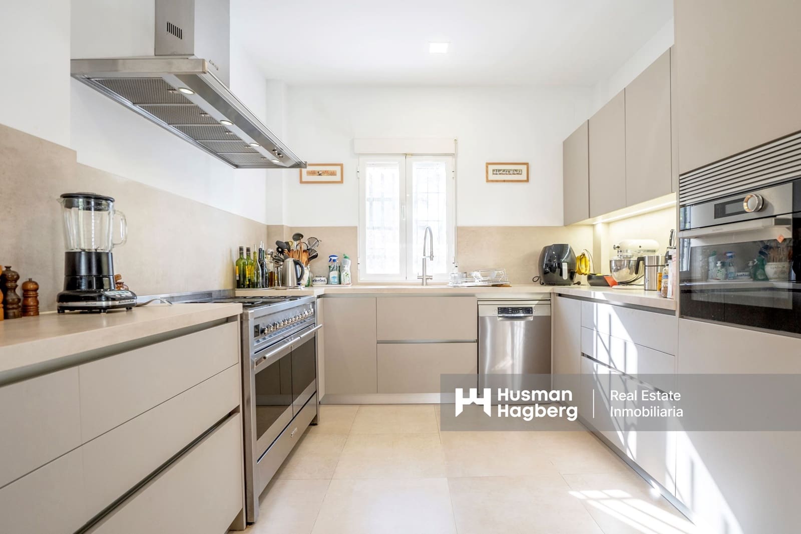4 soveværelse Villa til salg i Altea med swimmingpool - € 1.295.000 (Ref: 9828195)