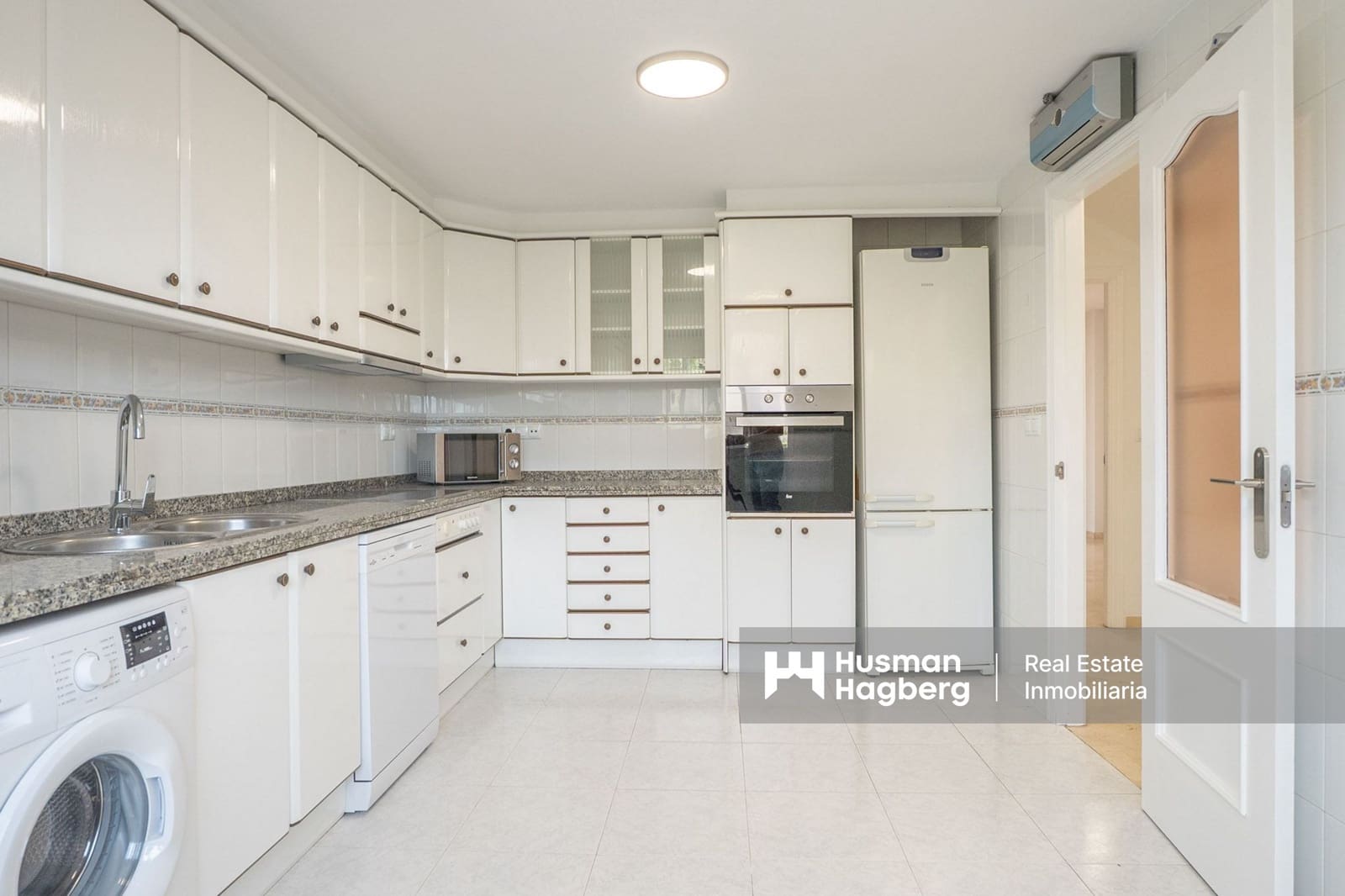 3 bedroom Townhouse for sale in Albir with pool - € 454,900 (Ref: 9850824)