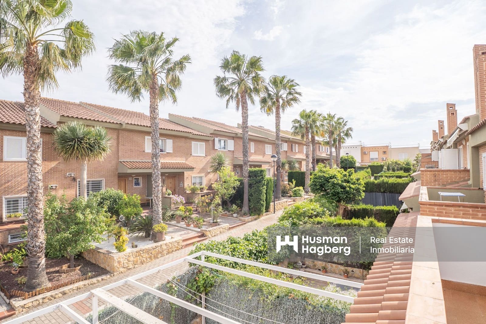 3 bedroom Townhouse for sale in Albir with pool - € 454,900 (Ref: 9850824)