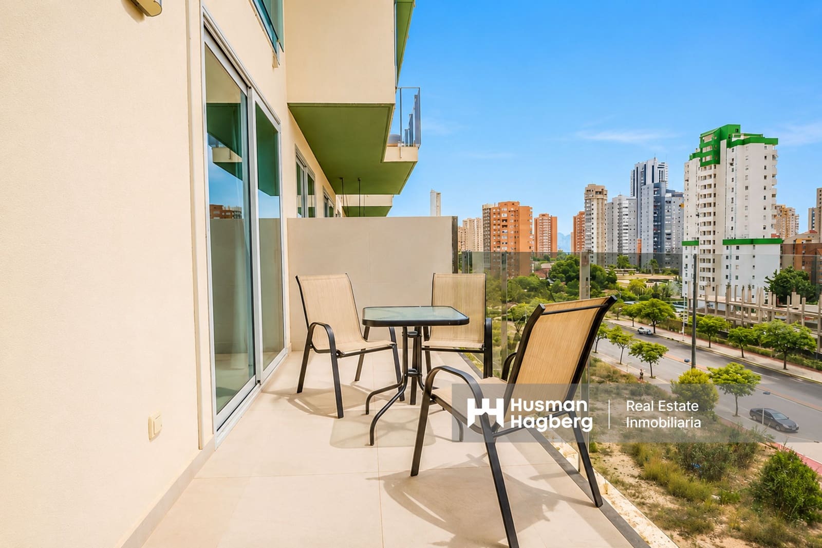 Apartamento de 2 habitaciones en Benidorm en venta con piscina - 308.000 € (Ref: 9866505)