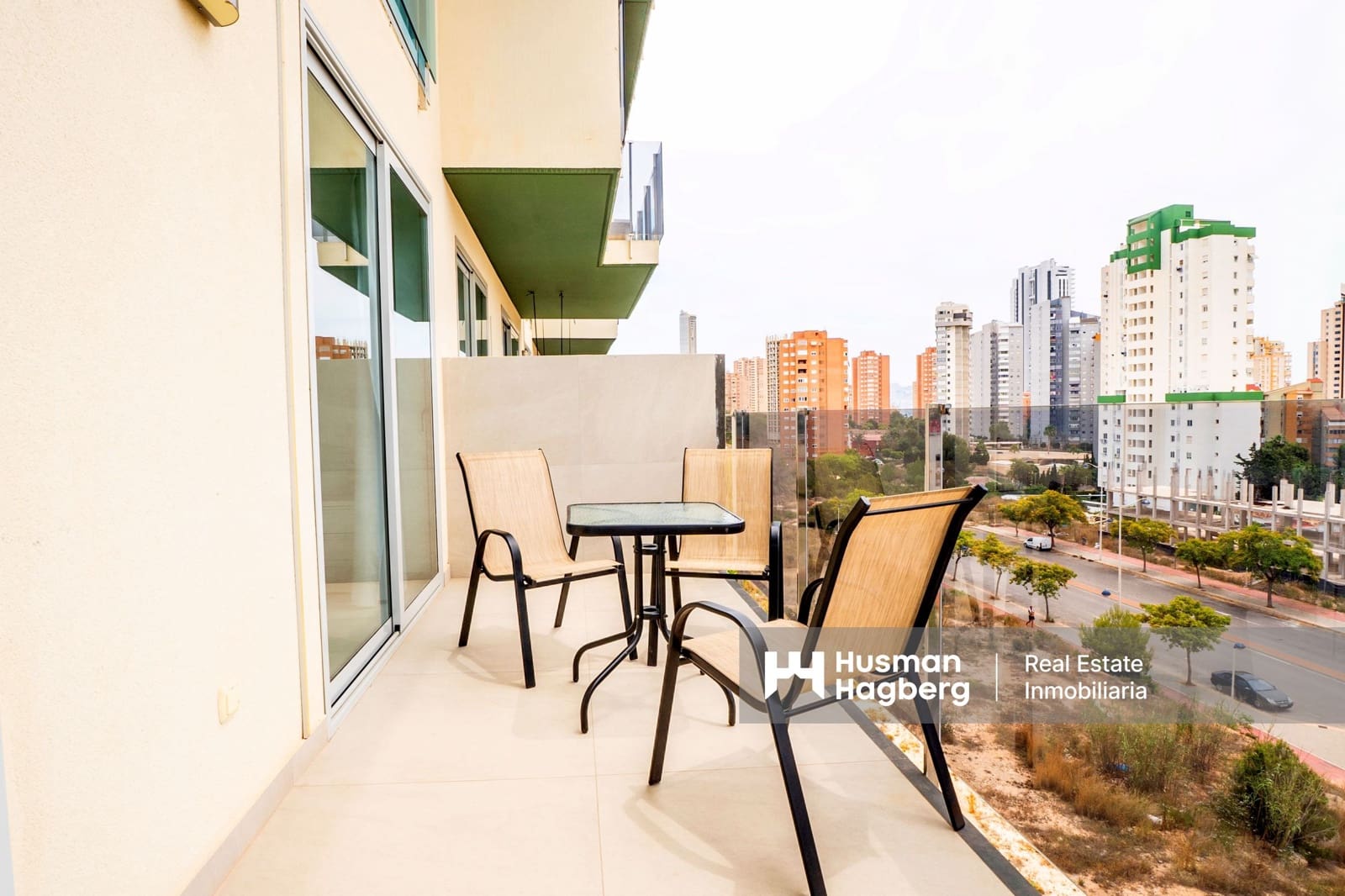 Apartamento de 2 habitaciones en Benidorm en venta con piscina - 308.000 € (Ref: 9866505)
