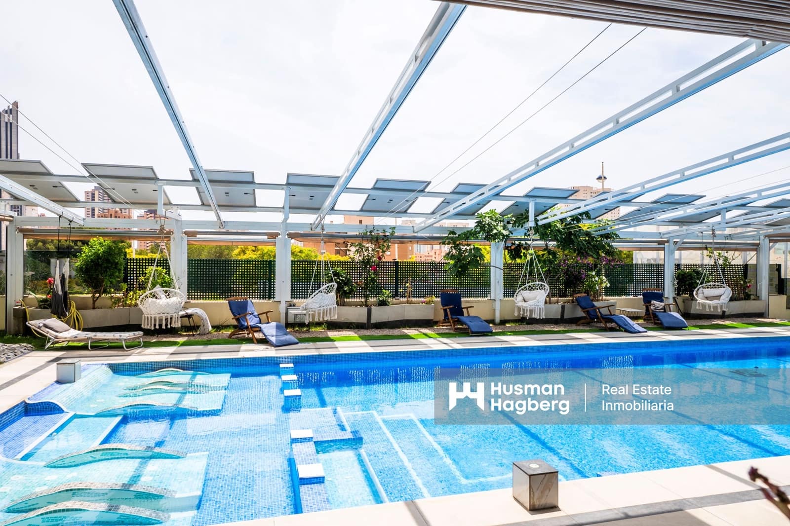Apartamento de 2 habitaciones en Benidorm en venta con piscina - 308.000 € (Ref: 9866505)