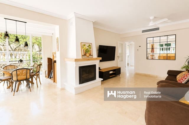 4 quarto Moradia para venda em La Nucia com piscina - 565 000 € (Ref: 9870547)