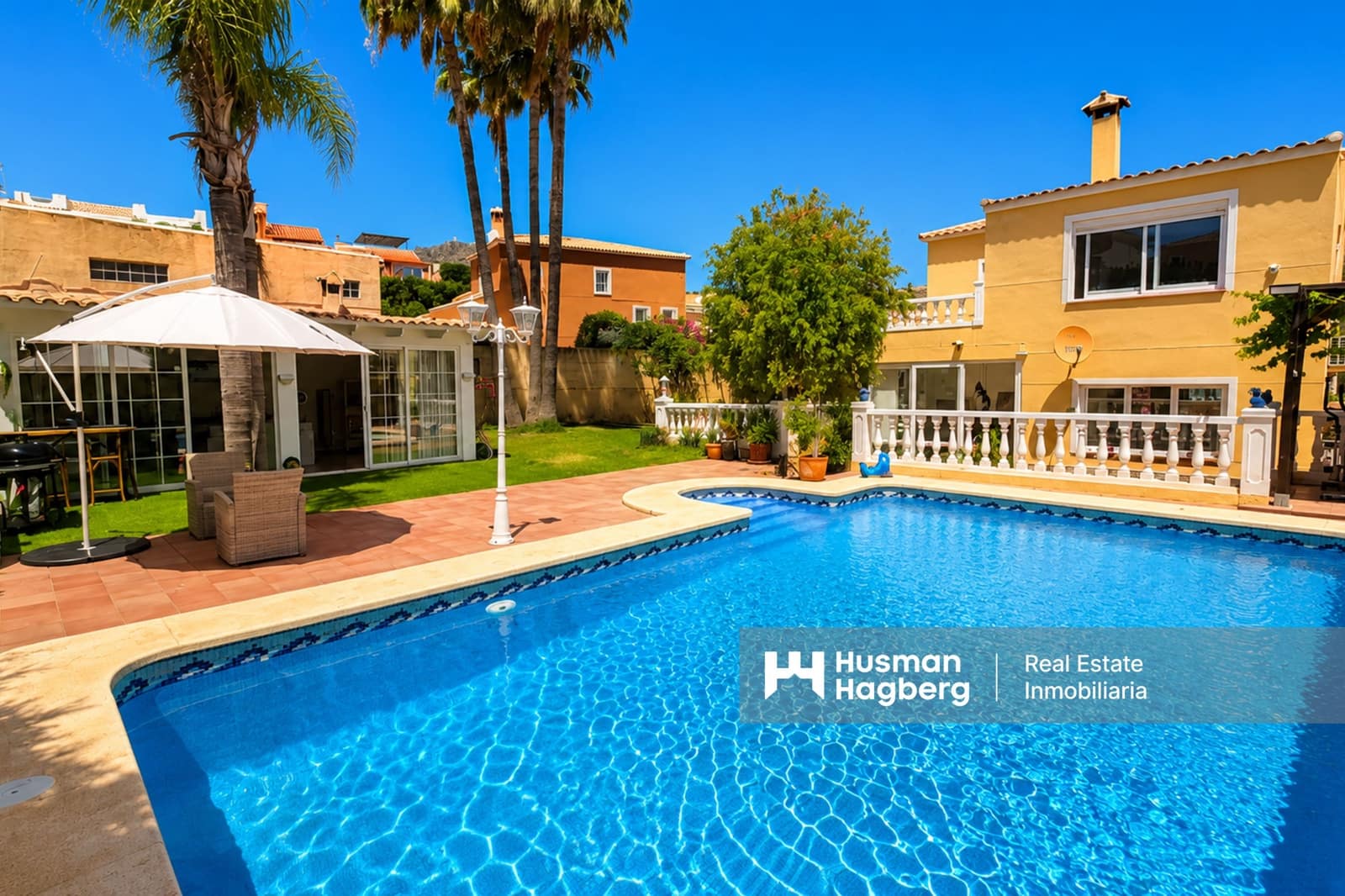4 bedroom Villa for sale in La Nucia with pool - € 565,000 (Ref: 9870547)