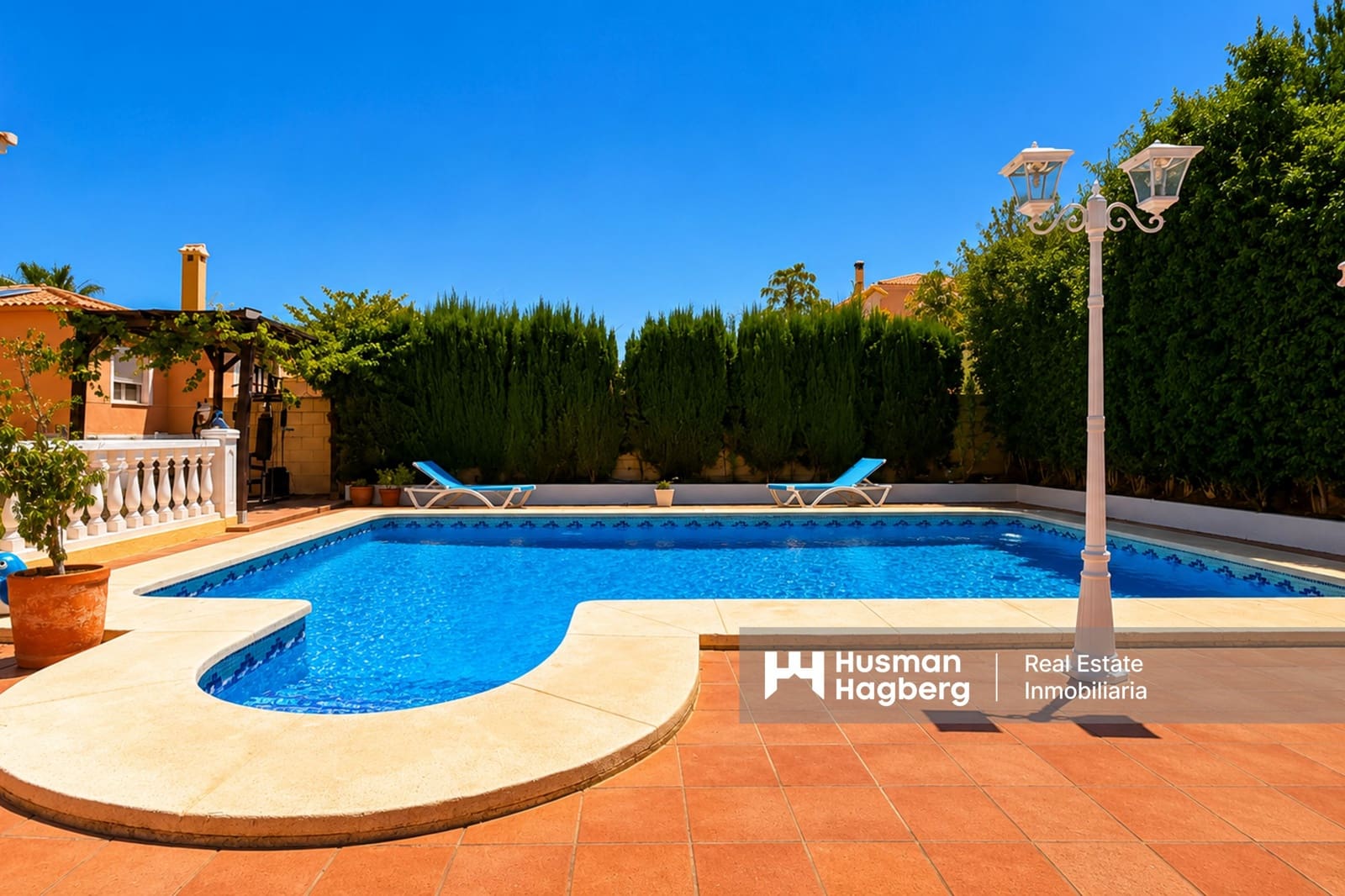 4 bedroom Villa for sale in La Nucia with pool - € 565,000 (Ref: 9870547)