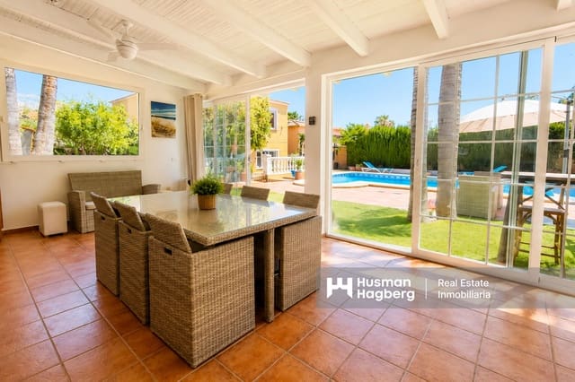 4 quarto Moradia para venda em La Nucia com piscina - 565 000 € (Ref: 9870547)