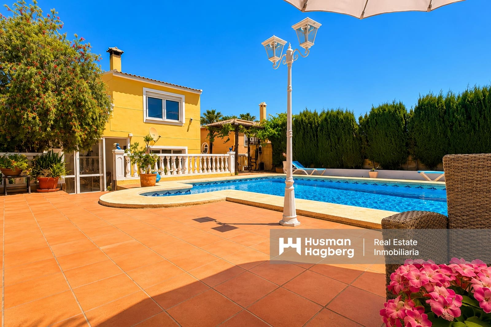 4 bedroom Villa for sale in La Nucia with pool - € 565,000 (Ref: 9870547)