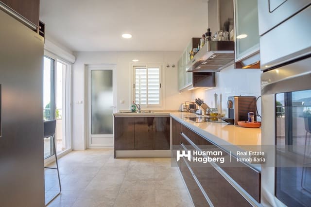3 slaapkamer Villa te koop in Altea met zwembad - € 750.000 (Ref: 9909897)