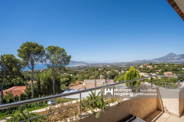 3 slaapkamer Villa te koop in Altea met zwembad - € 750.000 (Ref: 9909897)