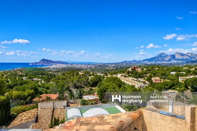 3 slaapkamer Villa te koop in Altea met zwembad - € 750.000 (Ref: 9909897)