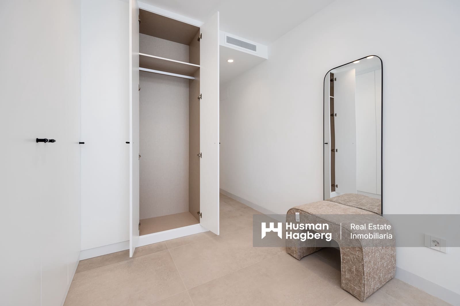 3 soverom Villa til salgs i El Campello med svømmebasseng - € 570 000 (Ref: 9909913)