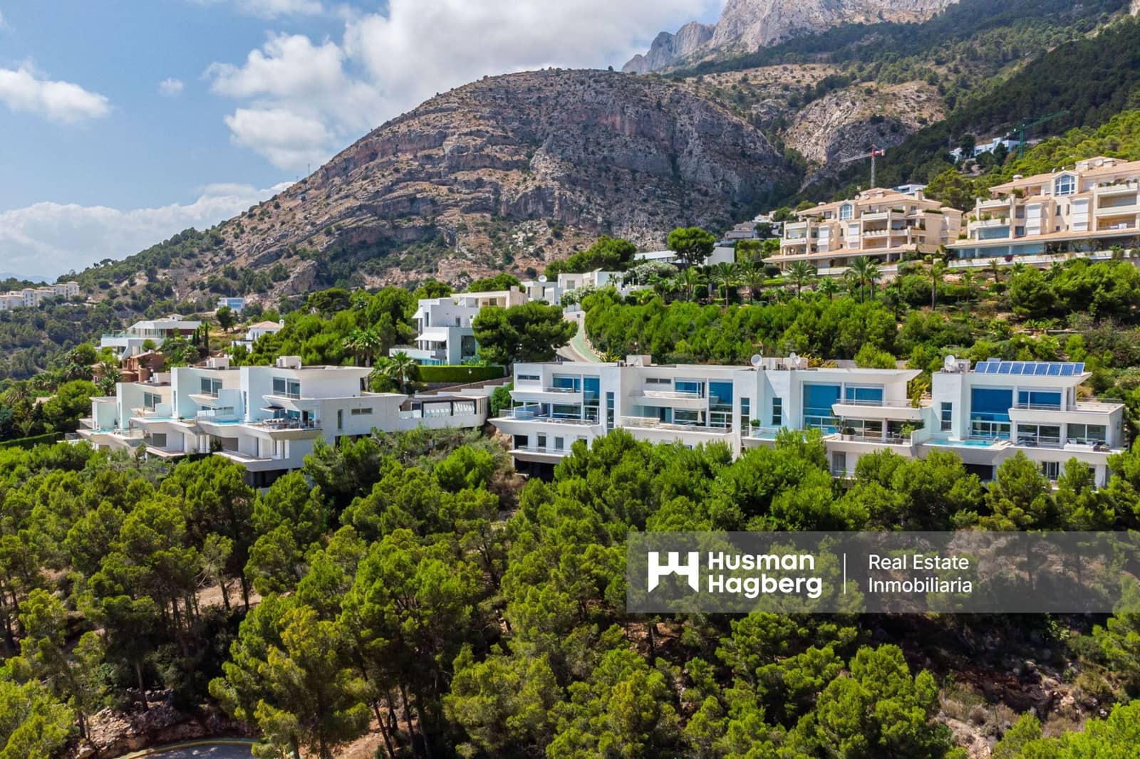 6 bedroom Villa for sale in Altea with pool - € 1,400,000 (Ref: 9917707)