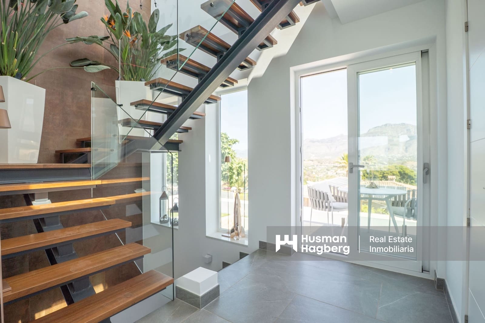 3 bedroom Villa for sale in Altea with pool - € 2,675,000 (Ref: 9931208)