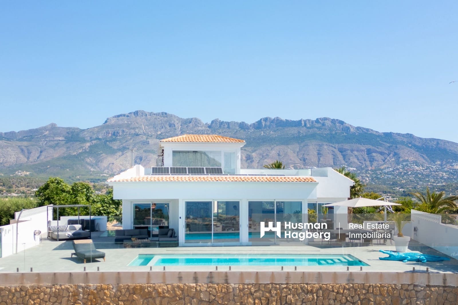 3 bedroom Villa for sale in Altea with pool - € 2,675,000 (Ref: 9931208)