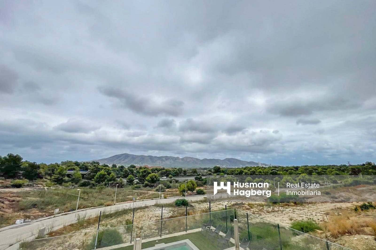 3 bedroom Villa for sale in Alfaz del Pi / L'Alfas del Pi with pool - € 549,000 (Ref: 9959012)