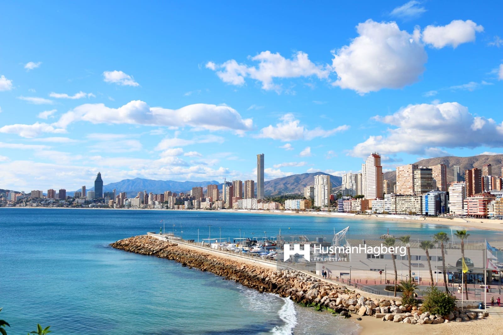 Apartamento de 2 habitaciones en Benidorm en venta con piscina - 399.900 € (Ref: 9961883)