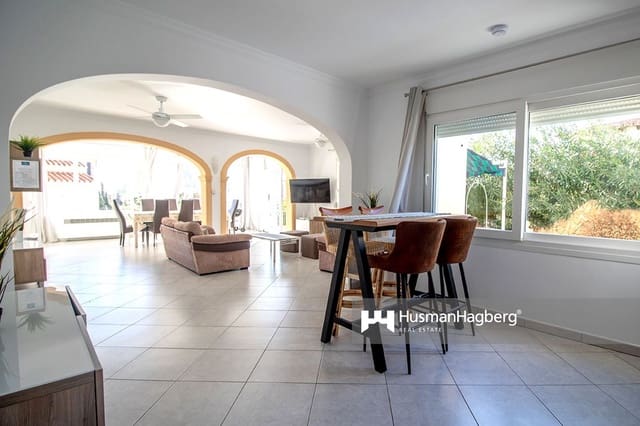 3 sypialnia Willa na sprzedaż w Calpe / Calp z basenem - 725 000 € (Ref: 9968050)