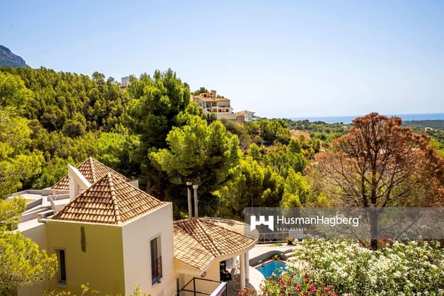 Chalet de 4 habitaciones en Altea en venta con piscina - 525.000 € (Ref: 9969146)