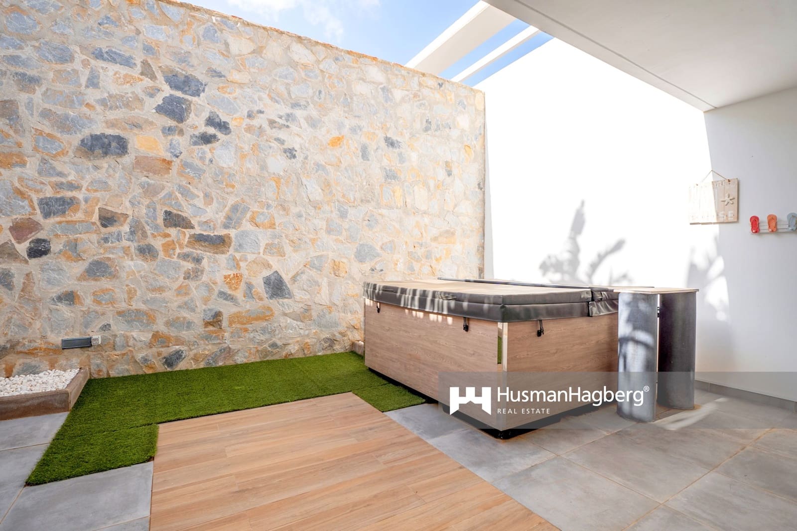 4 bedroom Villa for sale in Benidorm with pool - € 699,000 (Ref: 9974557)