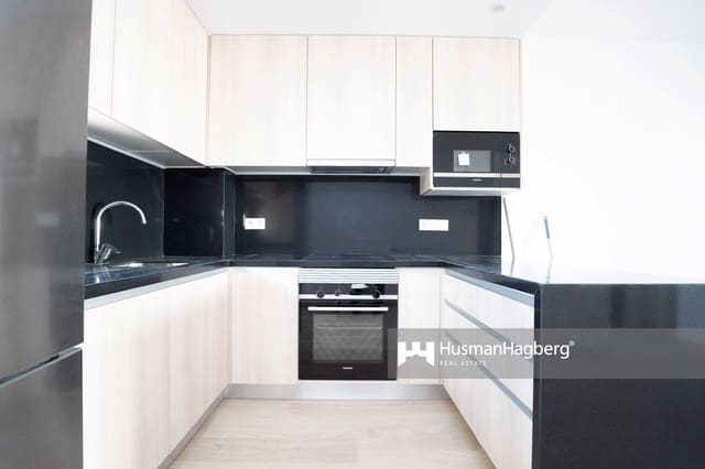 Apartamento de 2 habitaciones en Benidorm en venta con piscina - 355.000 € (Ref: 9974566)