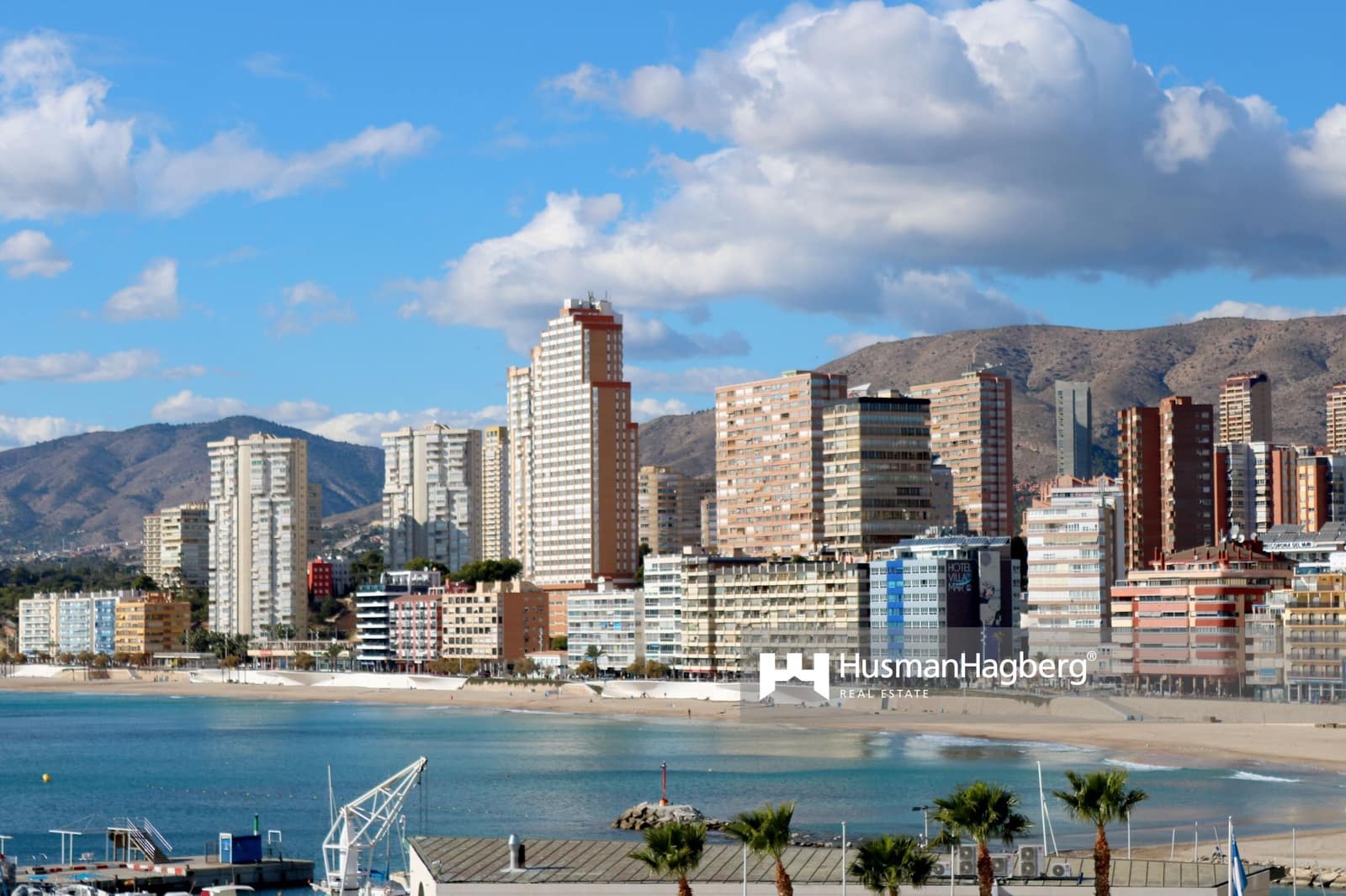 Apartamento de 2 habitaciones en Benidorm en venta con piscina - 355.000 € (Ref: 9974566)