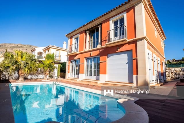 4 soverom Villa til salgs i Benidorm med svømmebasseng - € 770 000 (Ref: 9976706)