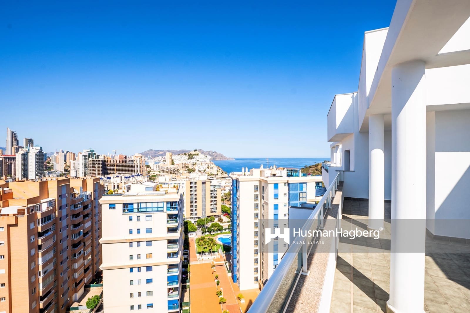Apartamento de 3 habitaciones en Benidorm en venta con piscina - 490.000 € (Ref: 9980111)