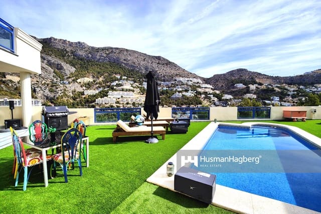 Chalet de 5 habitaciones en Altea en venta con piscina - 895.000 € (Ref: 9981734)