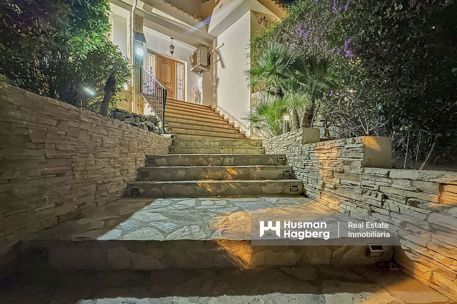 4 bedroom Villa for sale in La Nucia with pool - € 765,000 (Ref: 9984249)