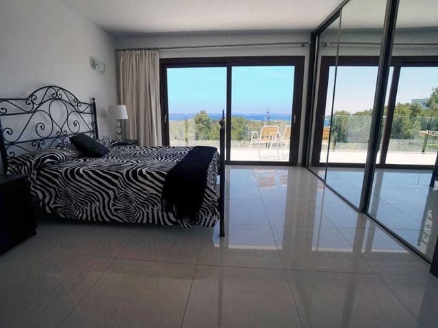 6 bedroom Villa for sale in Cala Salada, Sant Antoni de Portmany - € 3,400,000 (Ref: 5596323)