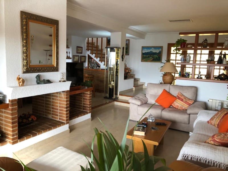 6 bedroom Villa for sale in San Jose / Sant Josep de Sa Talaia - € 1,900,000 (Ref: 5914267)