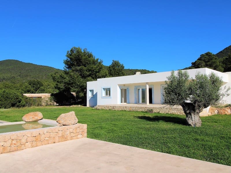 10 bedroom Villa for sale in Cala d'Hort - € 6,500,000 (Ref: 6884024)
